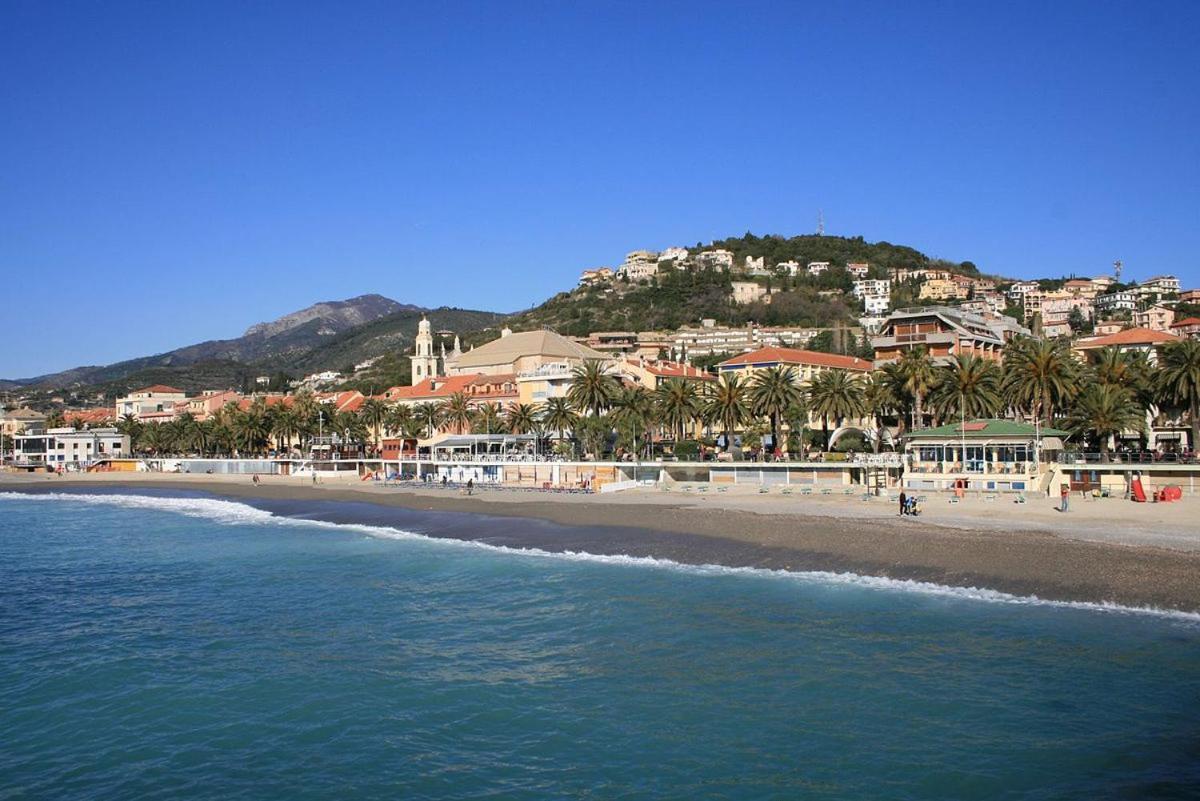 Holiday In Pietra Ligure Exteriér fotografie
